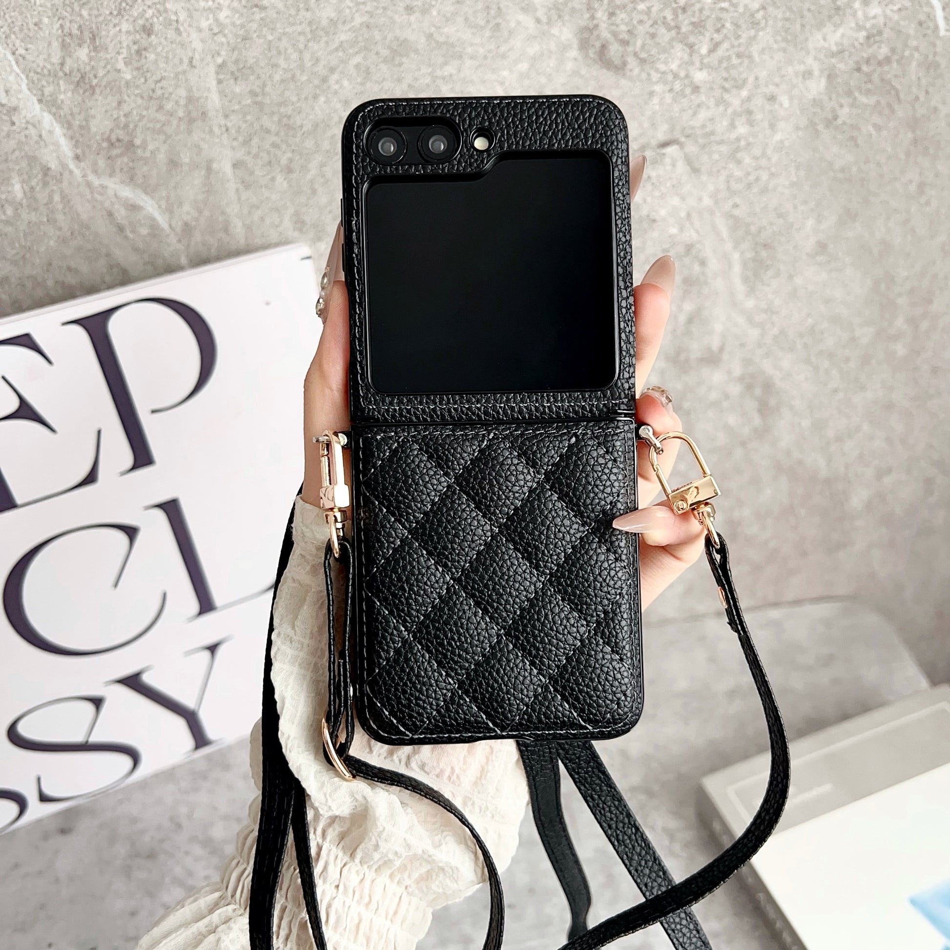 tui tlphone rabat avec lanire en similicuir pour for Samsung  Flip 7Flip 6 Fli 5 coque flip portable moderne et lgante accessoire mobile porte mains libres protection renforces durable support de smartphones technologie